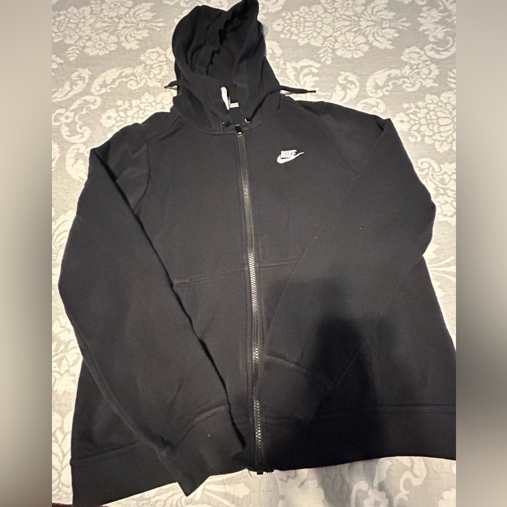 Women’s Nike Jogger and Sweatshirt